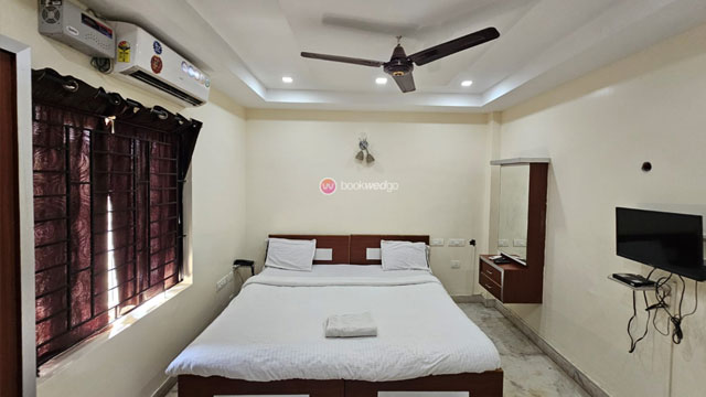 Lush Lawn and Premium Outdoor Event Venue